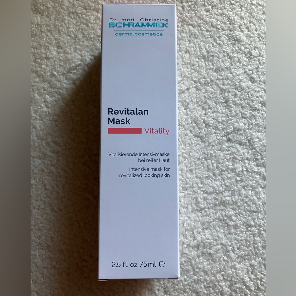 Revitalan Mask - White